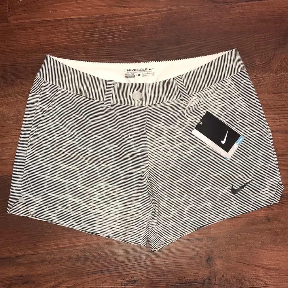 Nike women’s golf shorty short